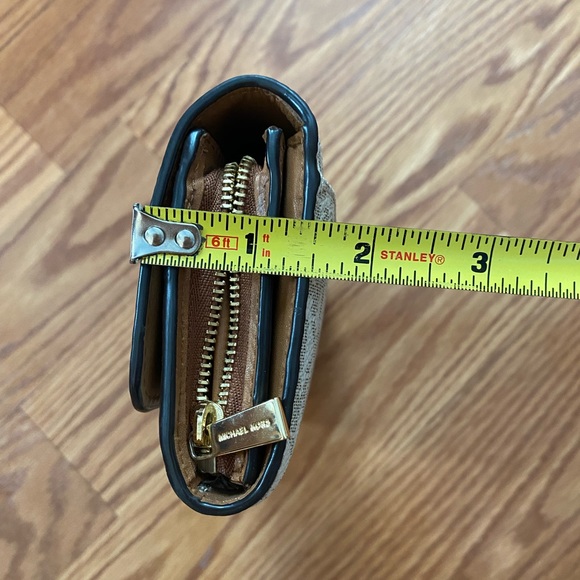 MK snap Wallet - Picture 15 of 15